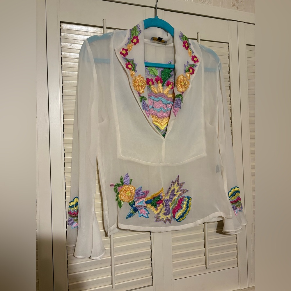 Dancing peacock Embroidered Floral Sheer Blouse! Size medium